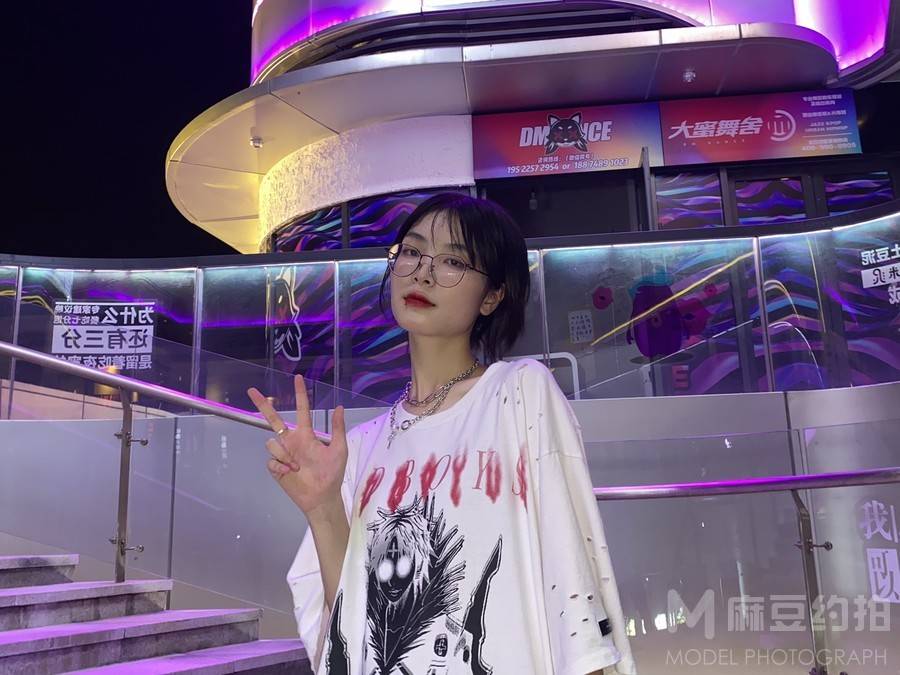 校园模特