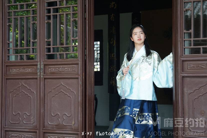 汉服模特