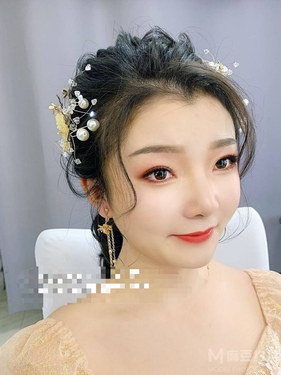 妆容模特