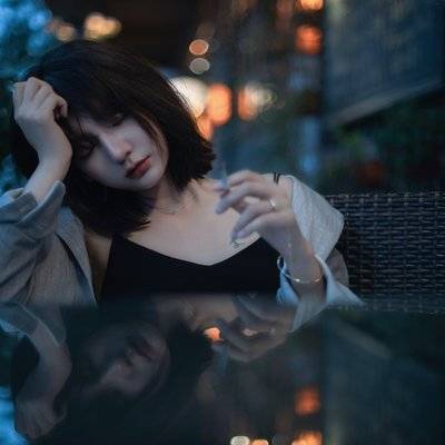 情绪模特