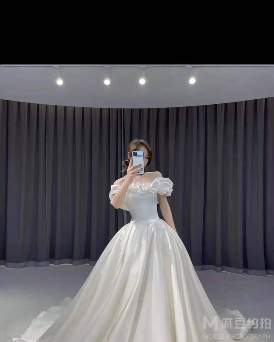 宝丽来模特