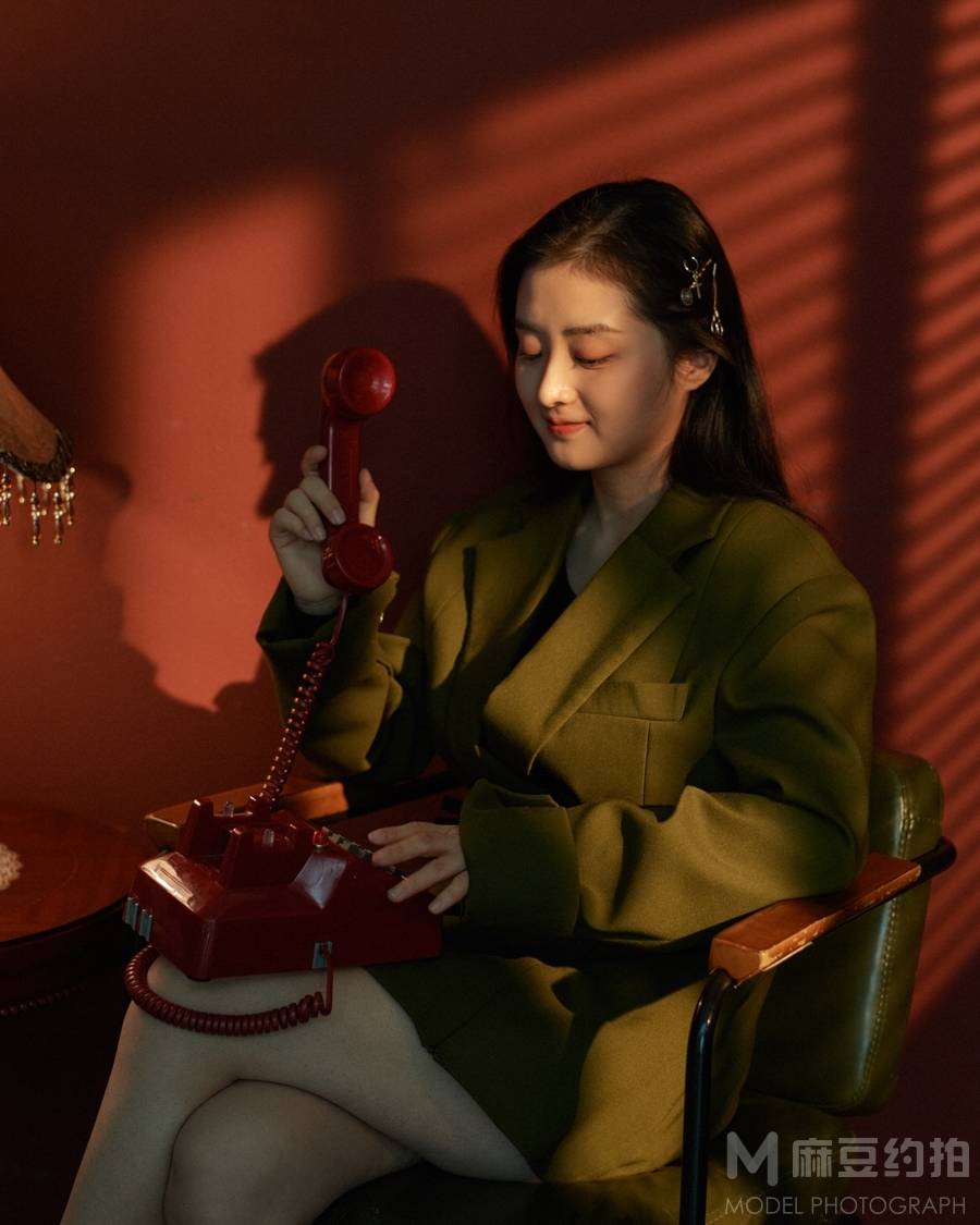 情绪模特