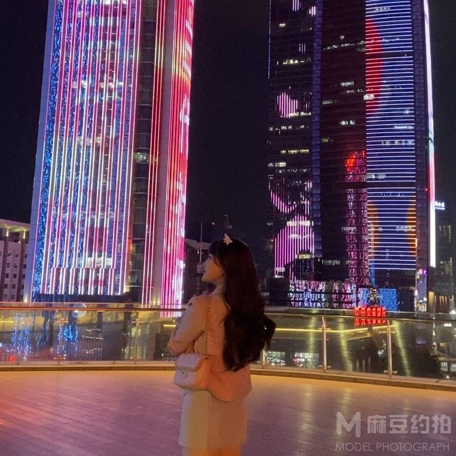 夜景模特