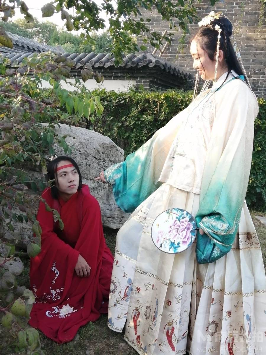 汉服模特