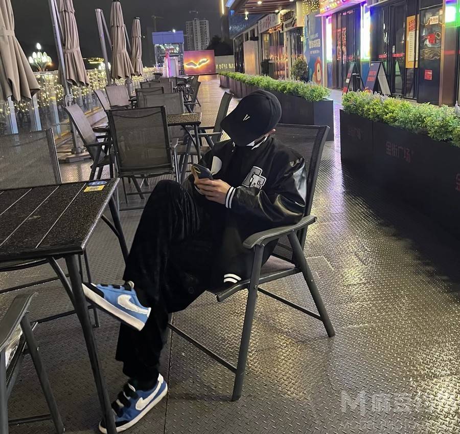黑白模特