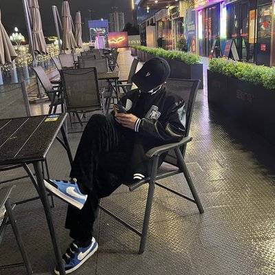 黑白模特
