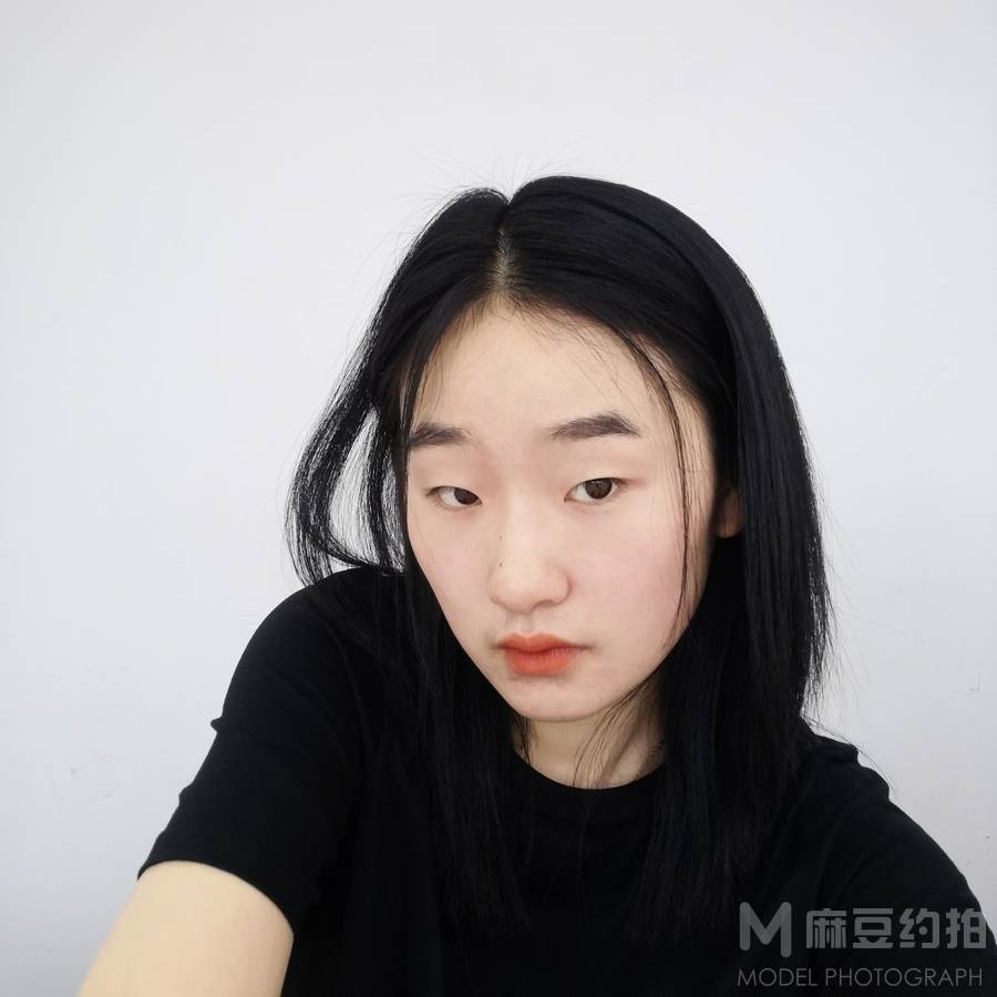 黑白模特