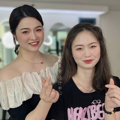 妆容模特