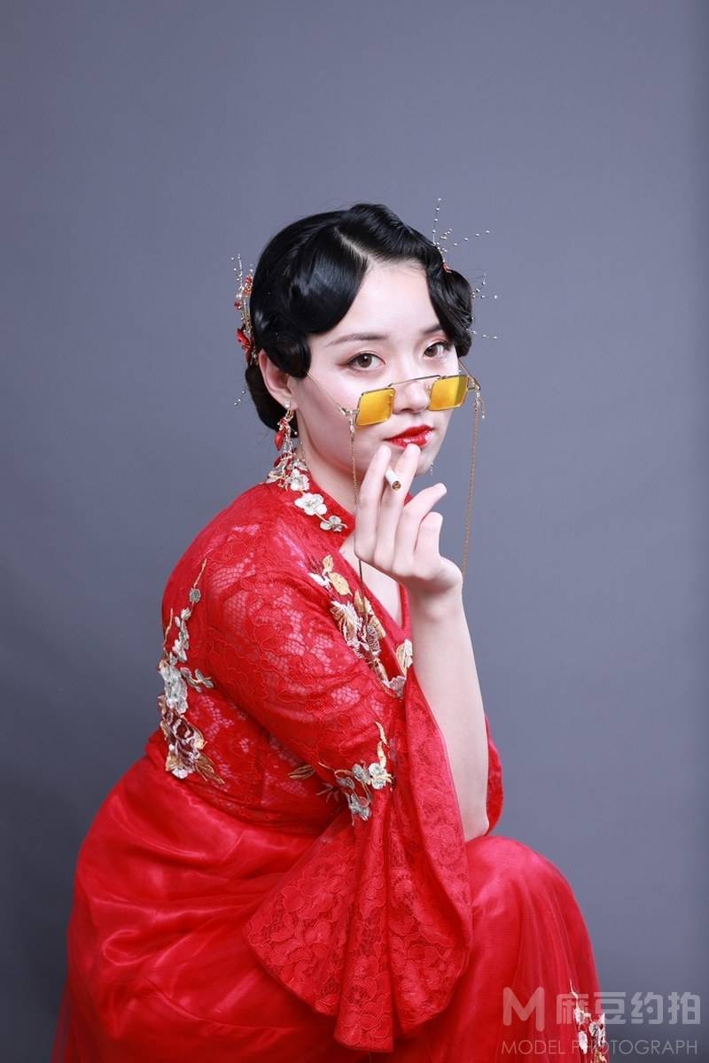 妆容模特