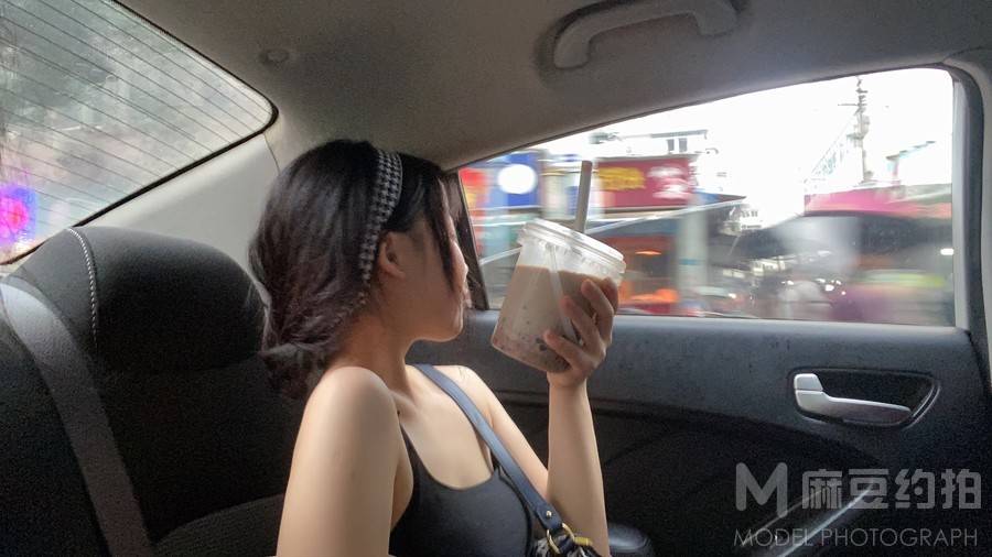 黑白模特