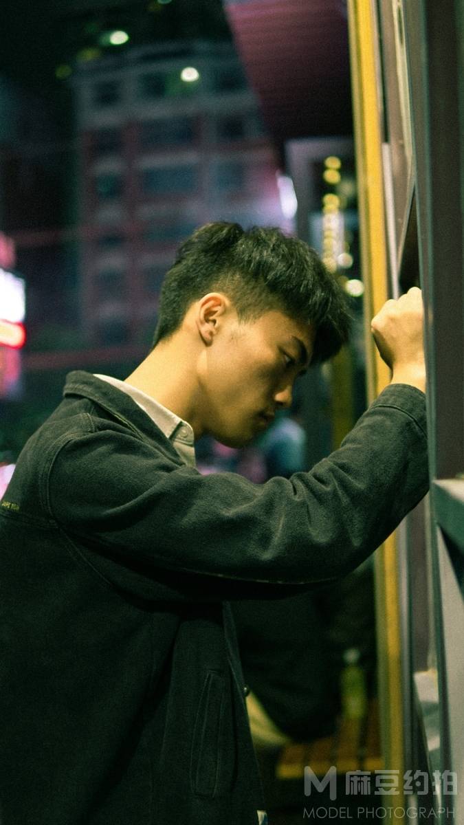 情绪模特