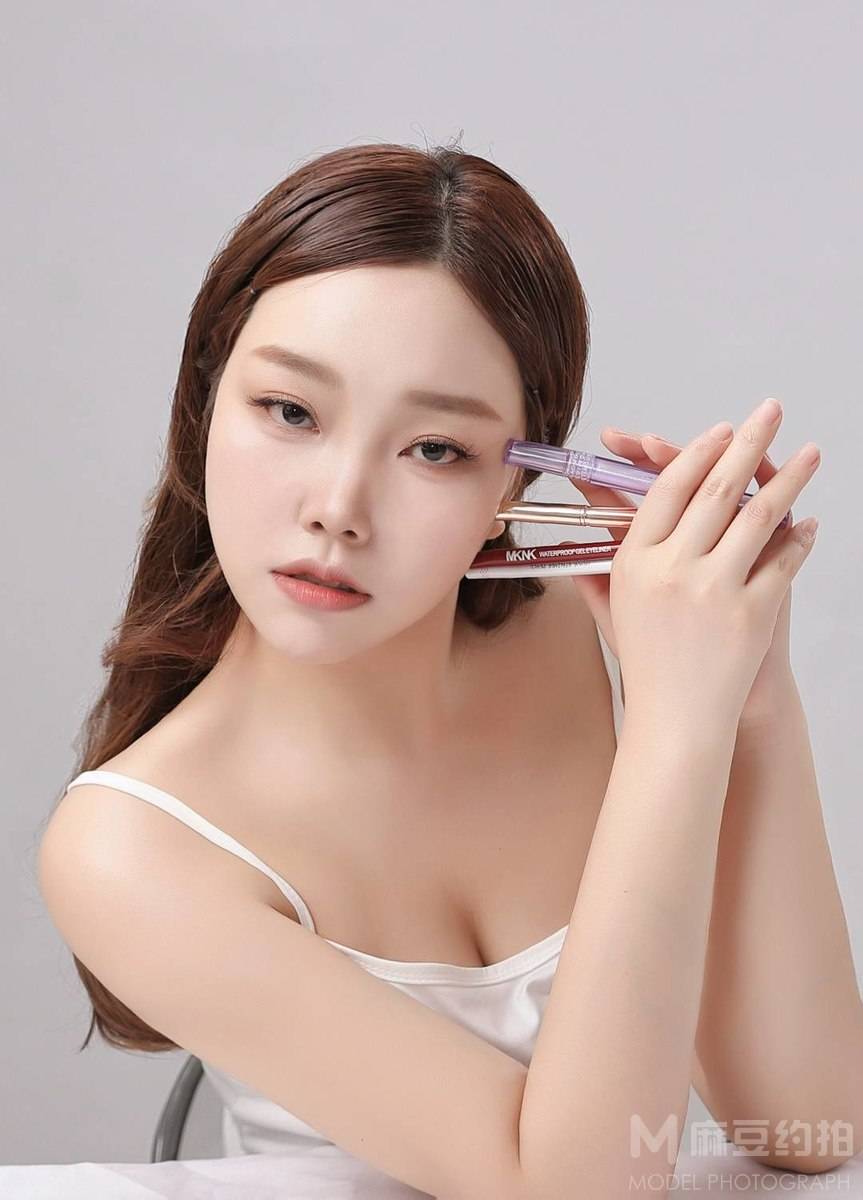 妆容模特
