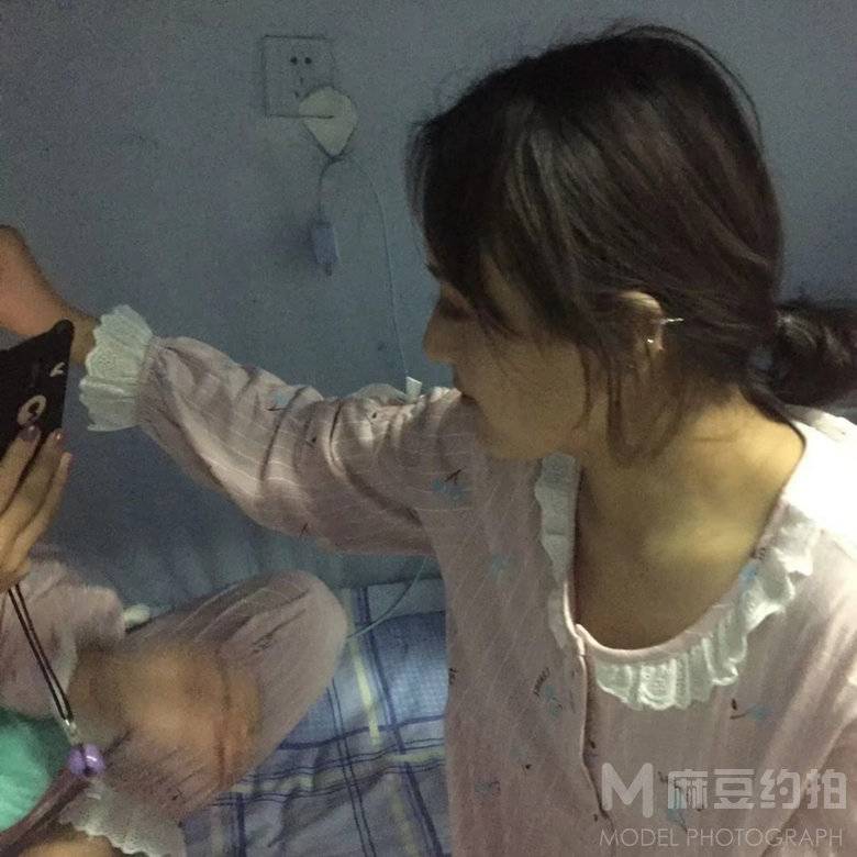 黑白模特