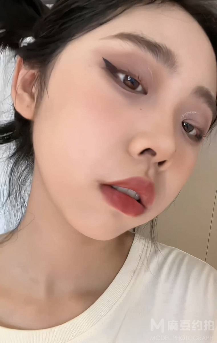 妆容模特