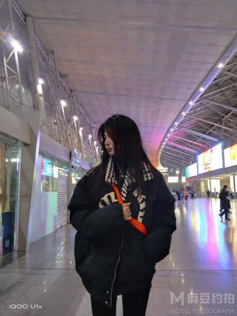 黑白模特