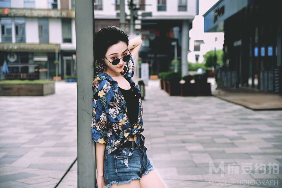 情绪模特