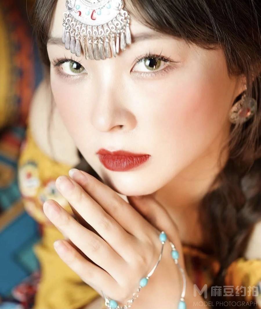 妆容模特