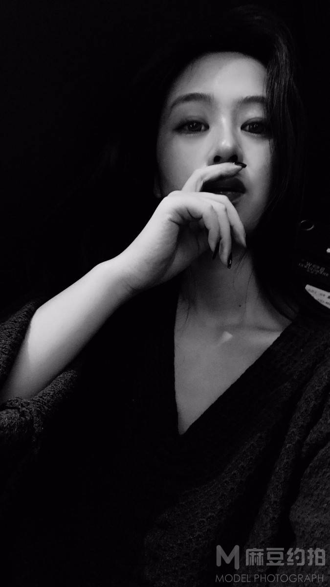 黑白模特