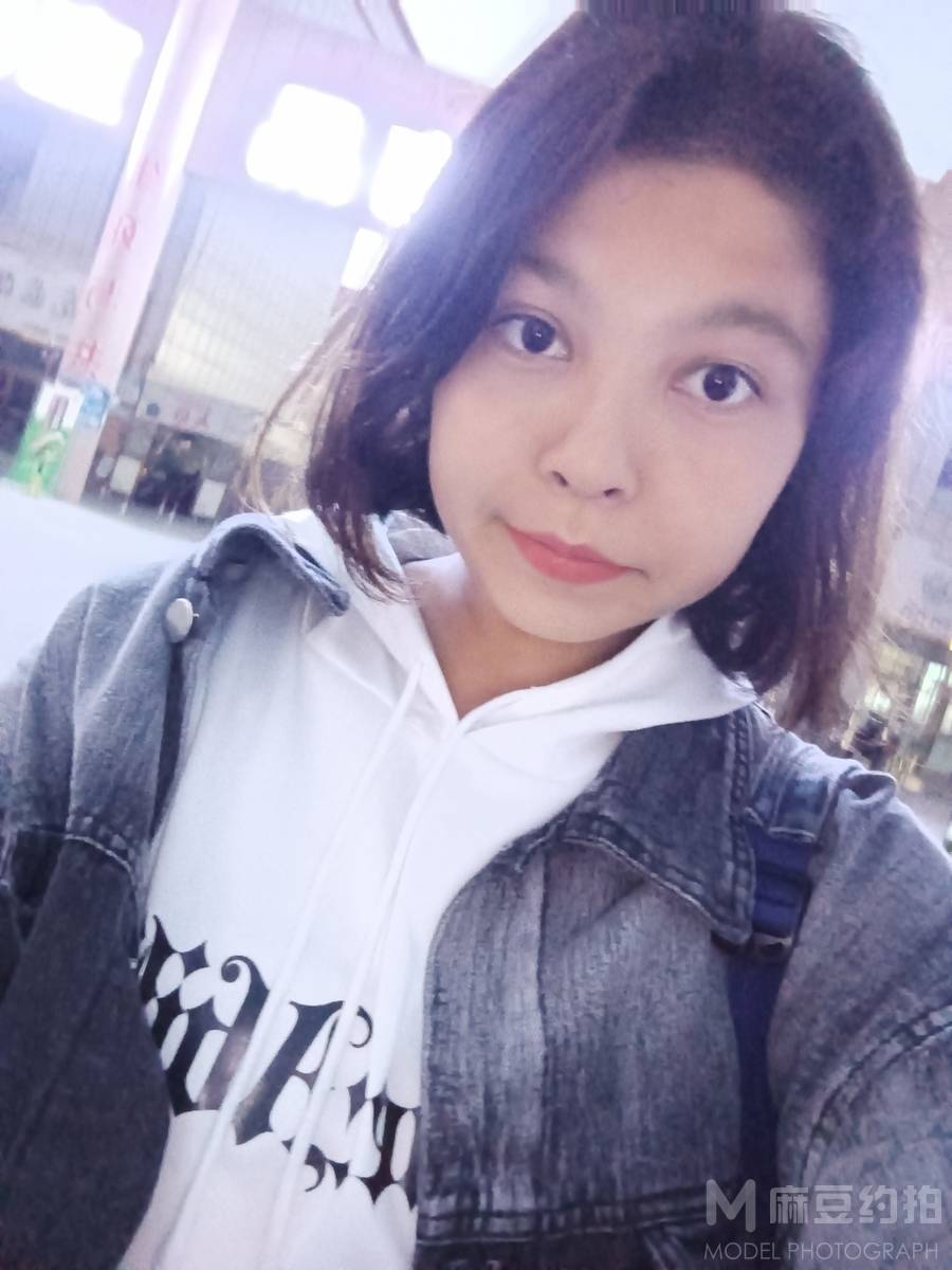 黑白模特