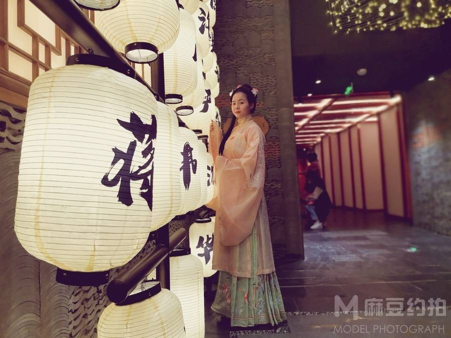 汉服模特