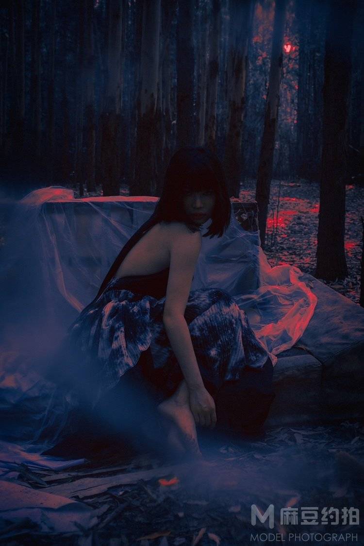 黑白模特