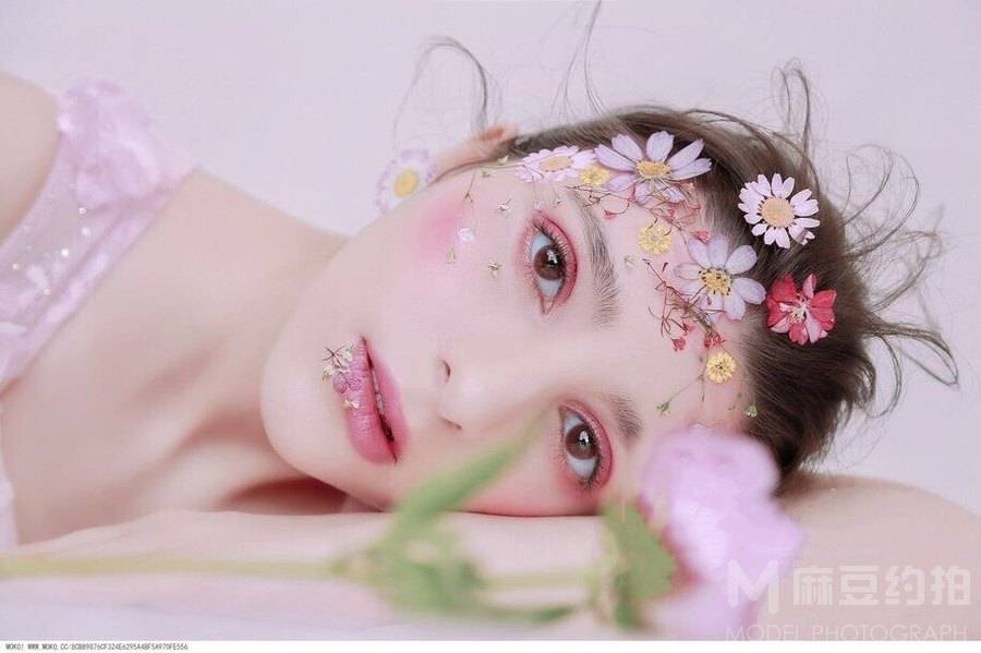 妆容模特