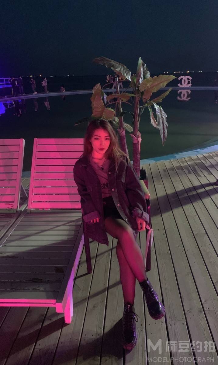 夜景模特