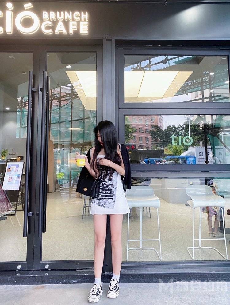 黑白模特
