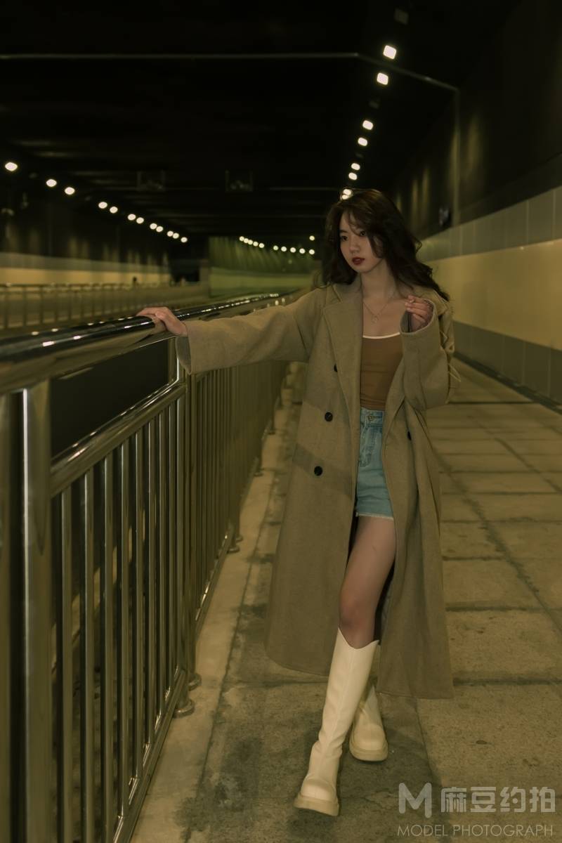 情绪模特