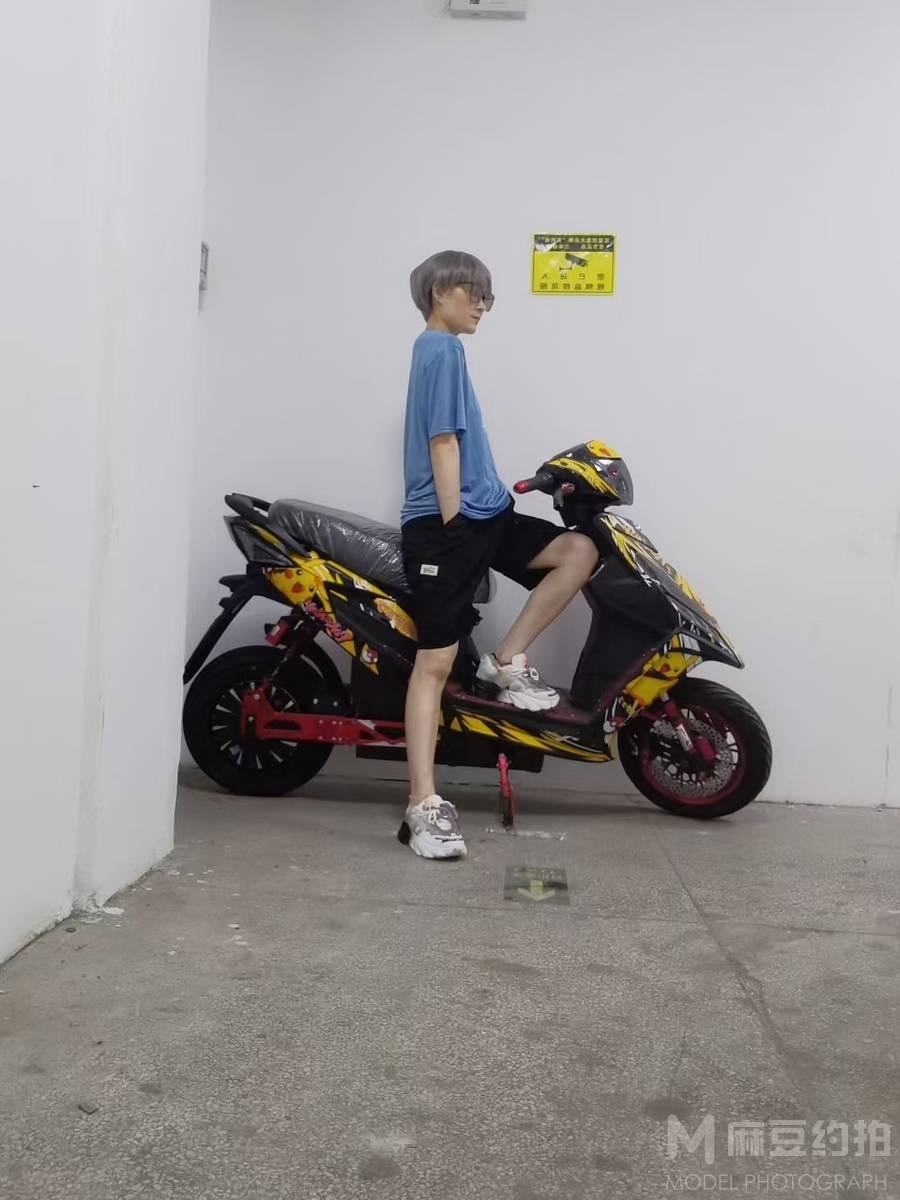 情绪模特