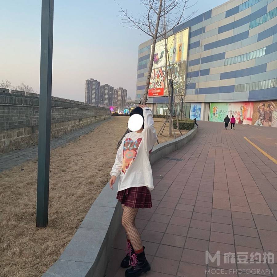 校园模特