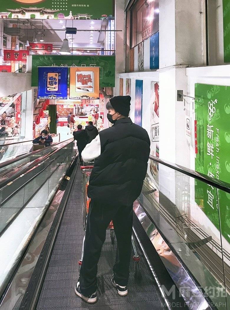 情绪模特