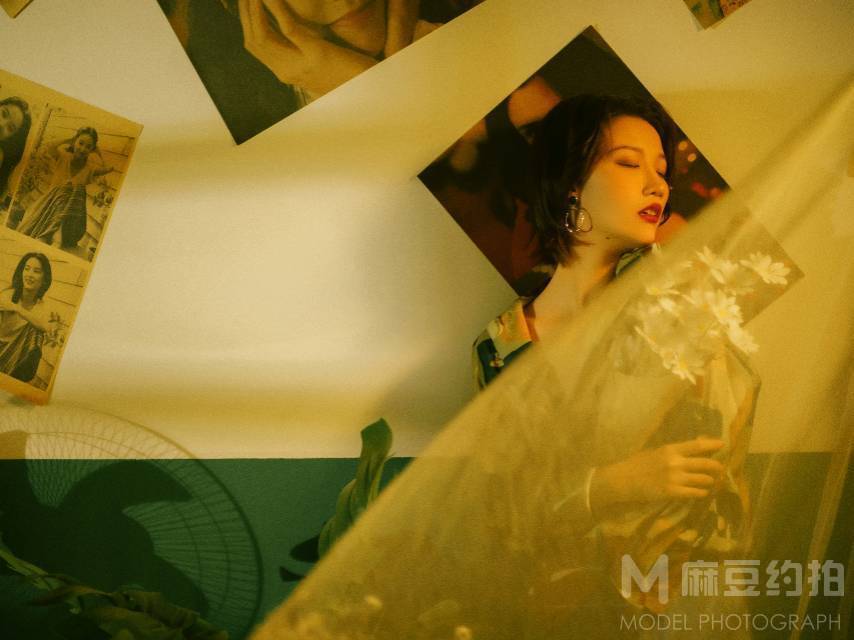 情绪模特