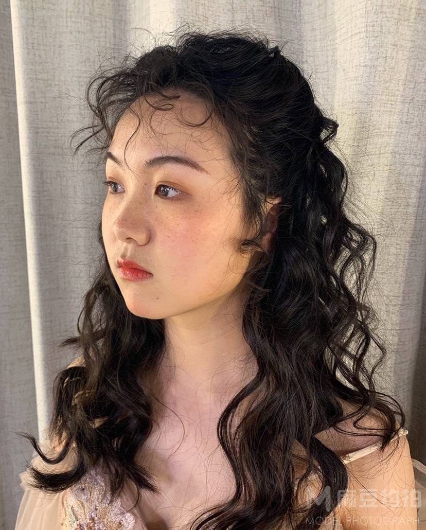 妆容模特