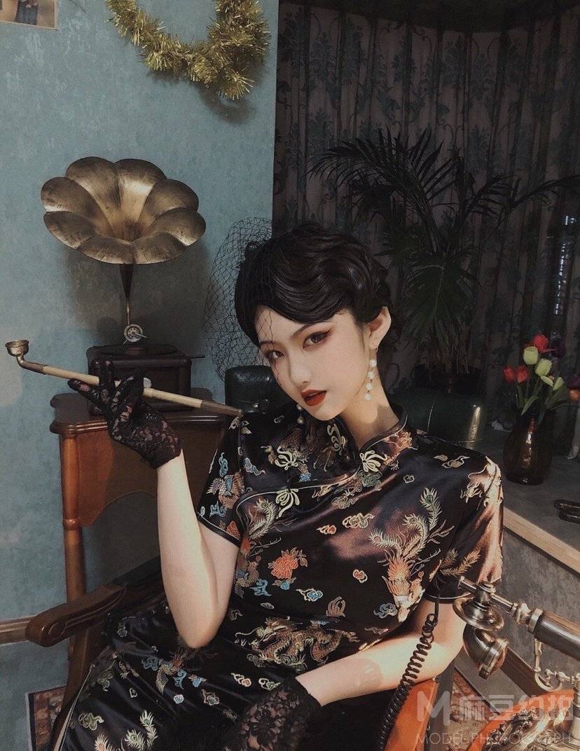 胶片模特