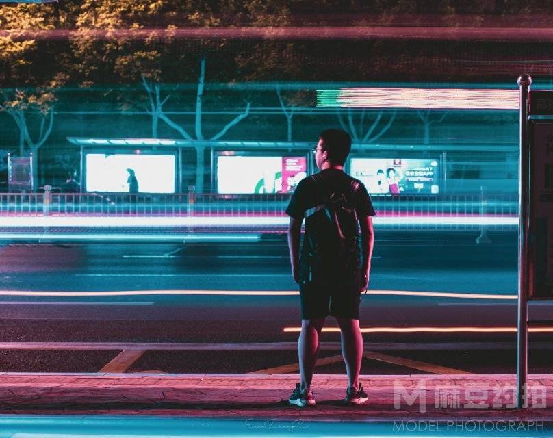 情绪模特