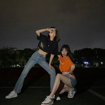 黑白模特