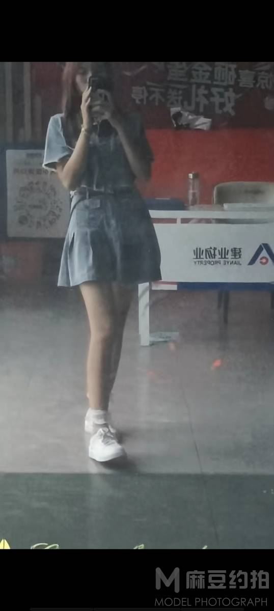 黑白模特