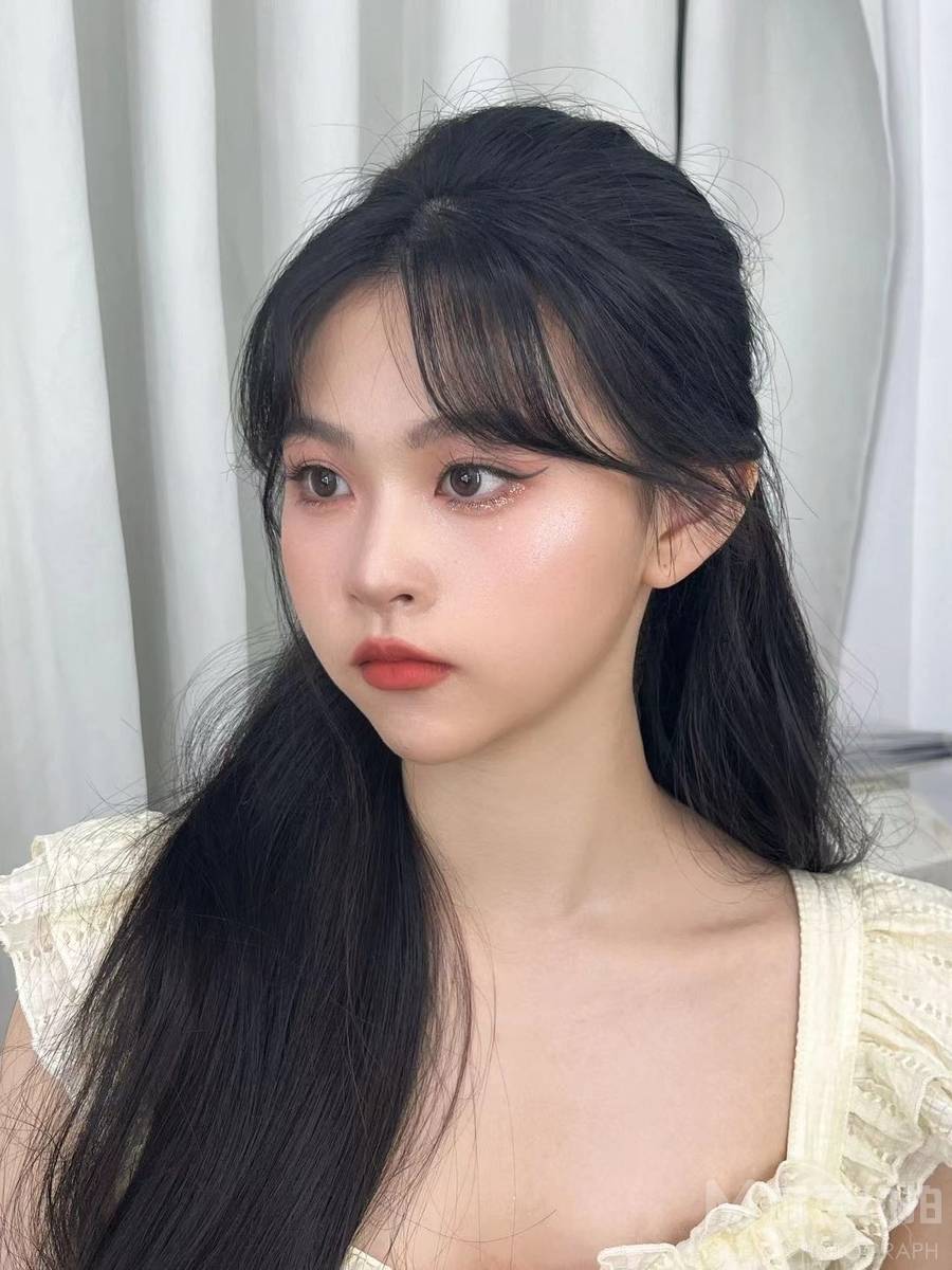 妆容模特