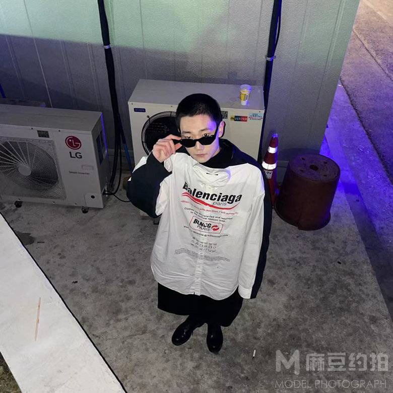 黑白模特