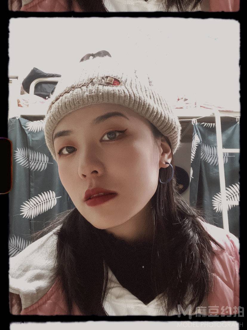 黑白模特