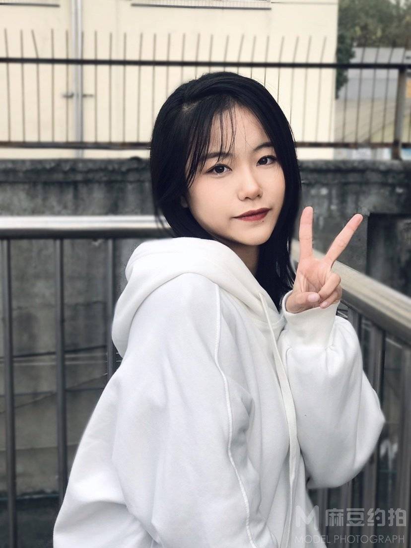 黑白模特