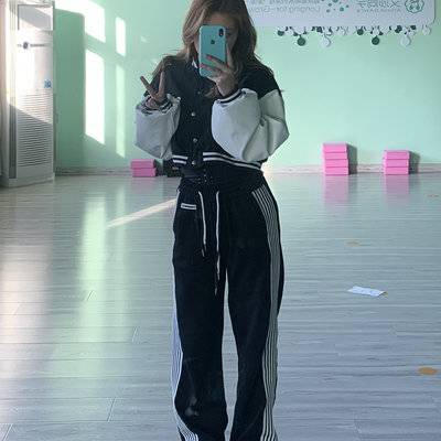 黑白模特