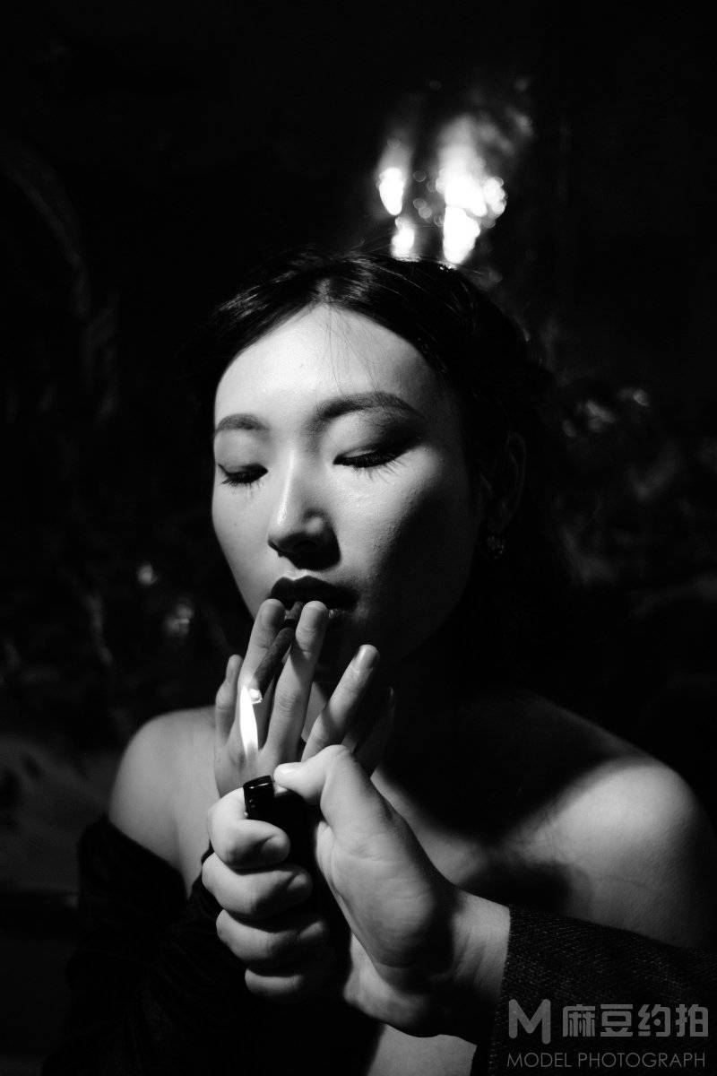 情绪模特