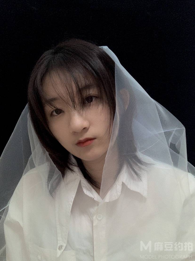 黑白模特
