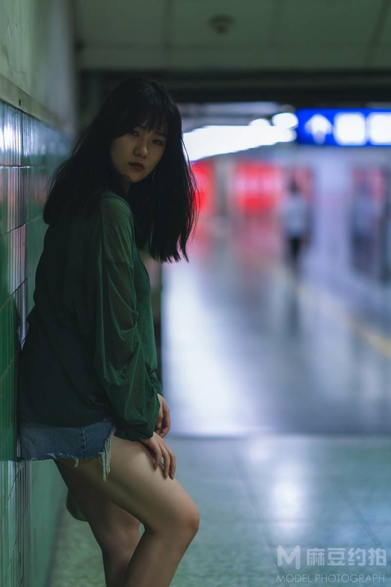 情绪模特