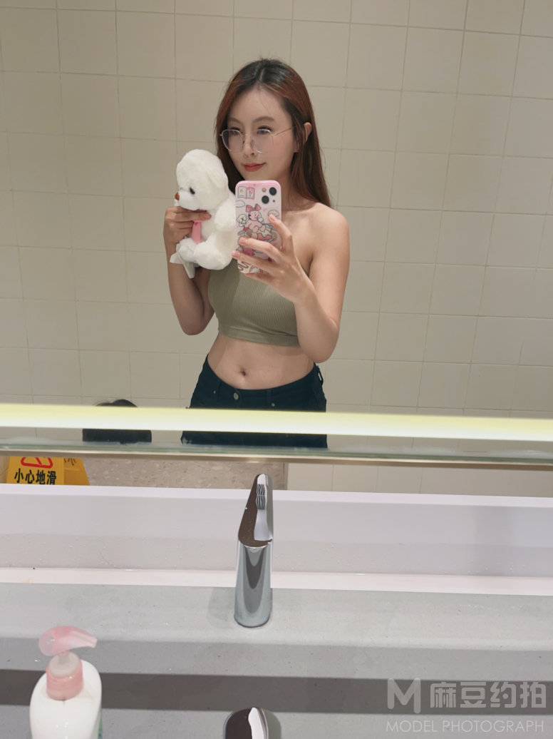 宝丽来模特