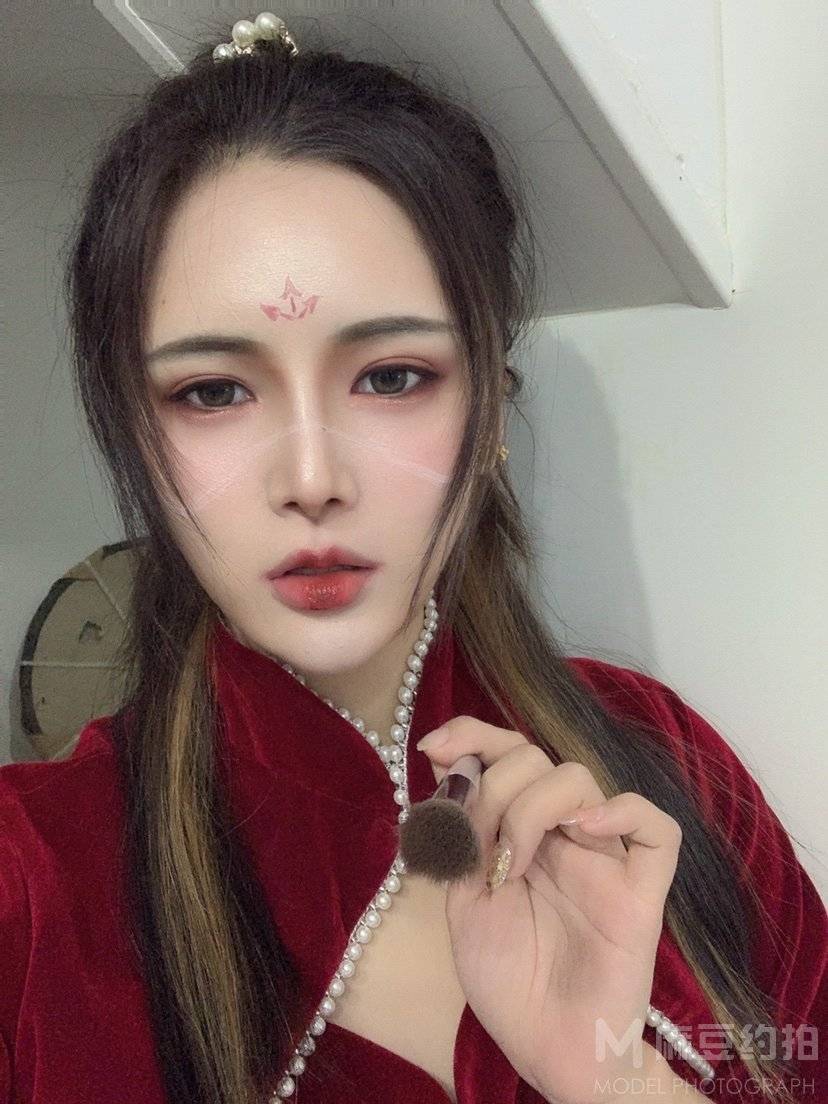妆容模特