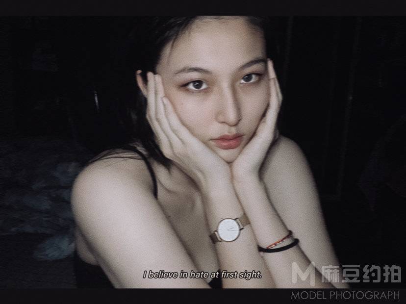 情绪模特