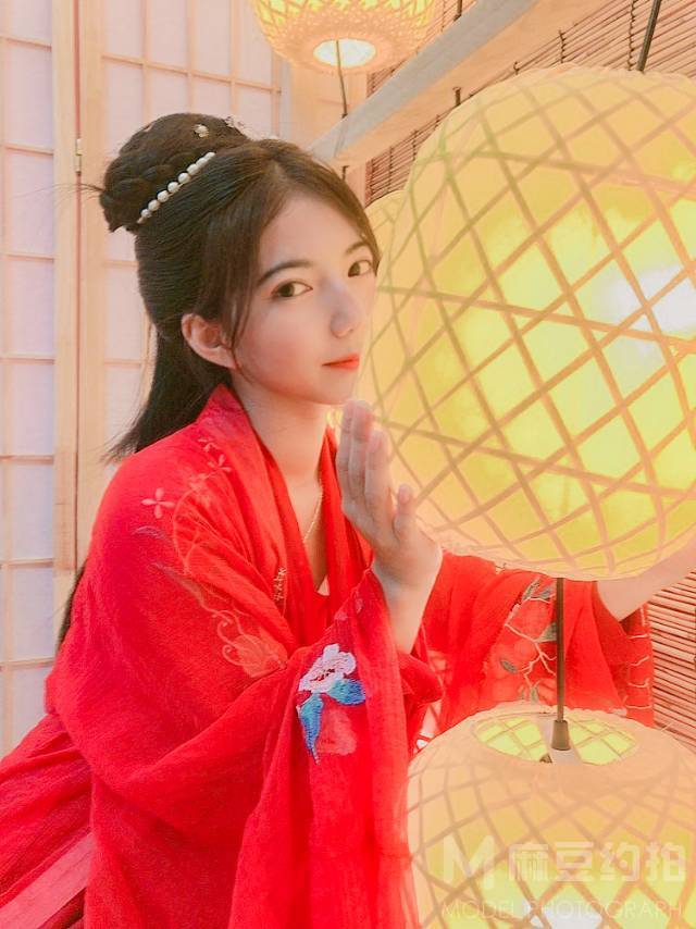 汉服模特